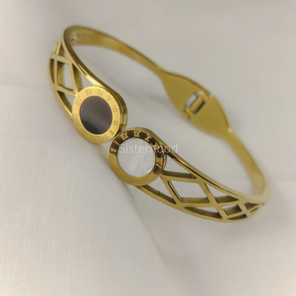18 KT Adjustable Anti Tarnish Bracelet16