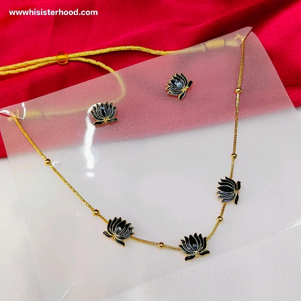 Trending Lotus Mala - Black