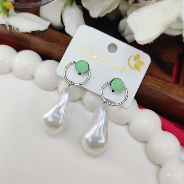 statement earring 10