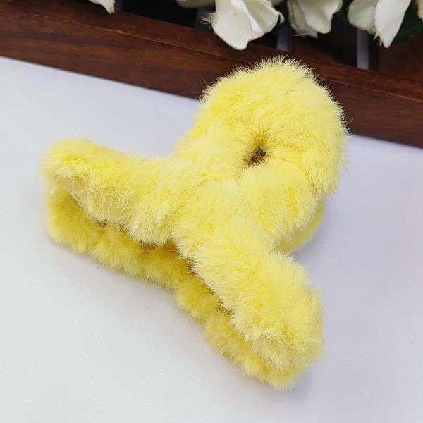 Plush furry claw clip 2