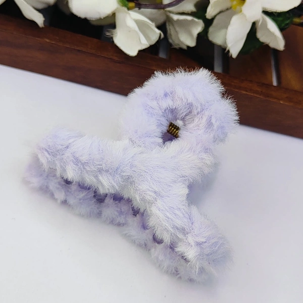 Plush furry claw clip 1