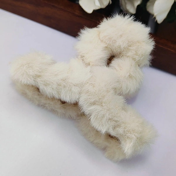 Plush furry claw clip 5