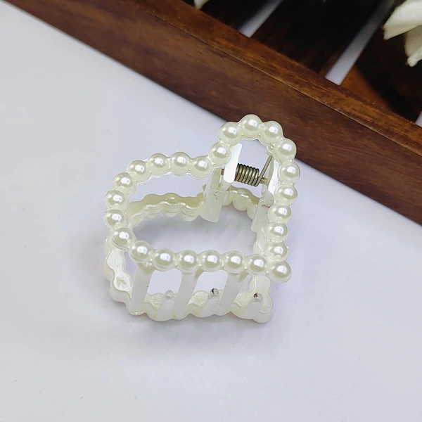 Pearl Clip 1