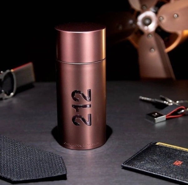 CAROLINA HERRERA 212 SEXY MEN perfume