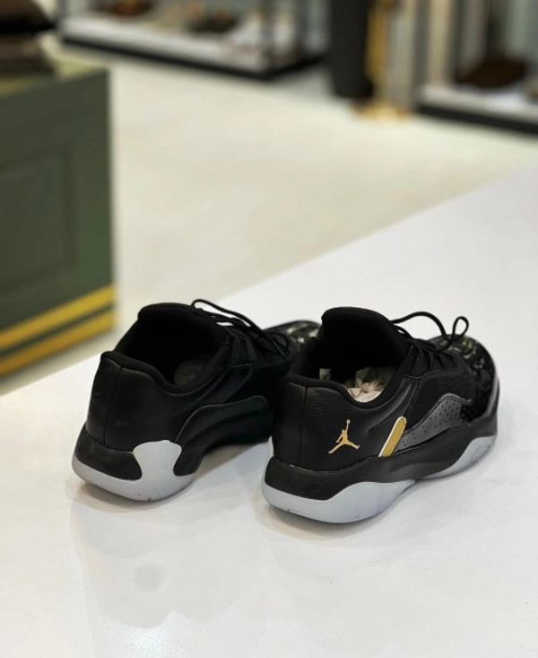 Nike Air Jordan 11 Low CMFT Black - Black