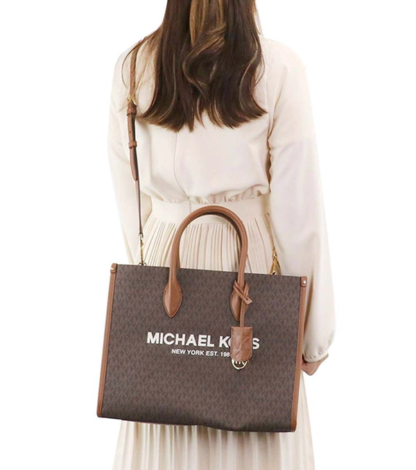 Micheal Kors Tote - Size:14 10Approx