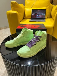 Nike Air Jordan Retro 1 High Barely Volt - 7.5-7-8.5-9-10