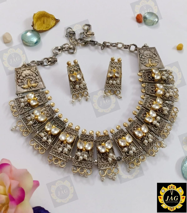 Medium size Broad look Dual tone set with full jundan work