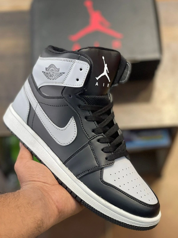 Nike Air Jordan Su - 10