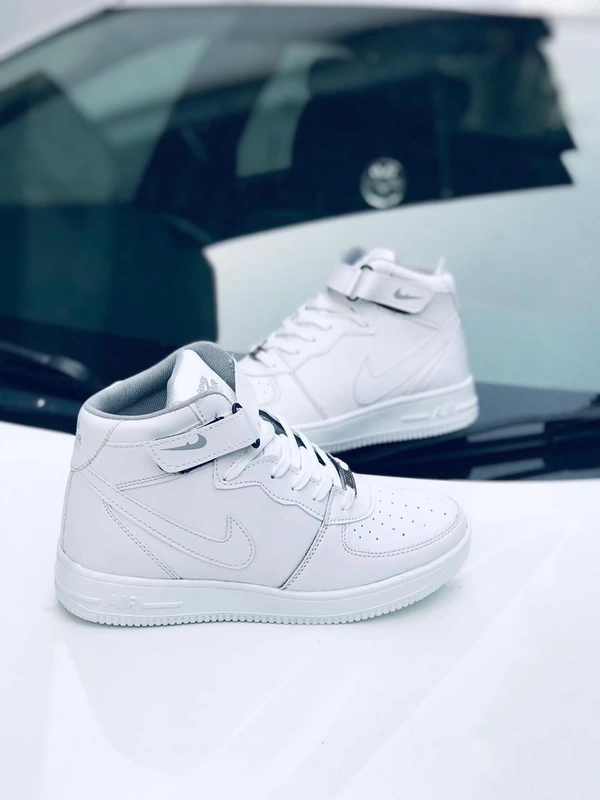 Nike Mens Hightop - 9