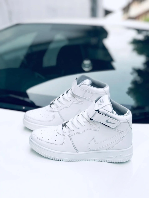 Nike Mens Hightop - 9