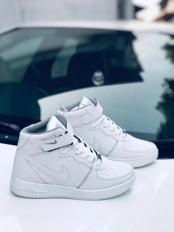 Nike Mens Hightop - 9