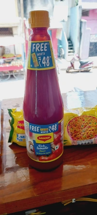 Tomato Ketchup With Free Maggi Pack