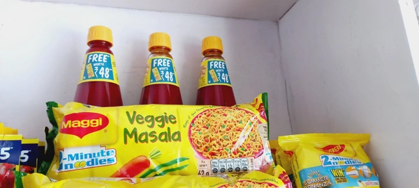 Tomato Ketchup With Free Maggi Pack
