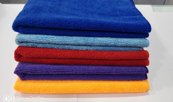 MICROFIBRE CLOTH (SIZE 40 CM X 40 CM) - BUY 1 GET 1 FREE