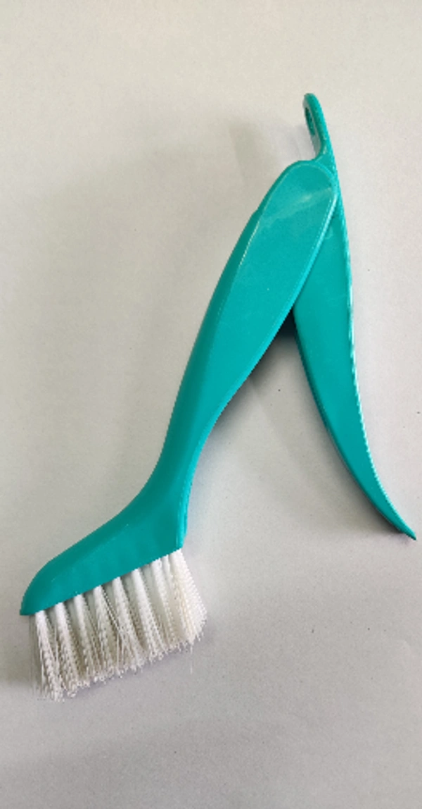 WINDOW CLEANING BRUSH - Made In China.. No Replacement
