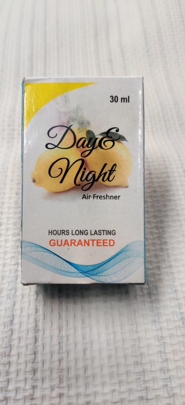 DAY AND NIGHT LEMON BATHROOM FRESHNER 30 ML 