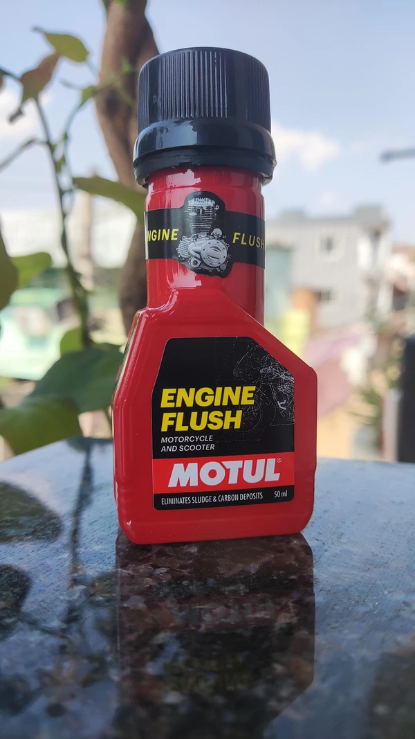 Motul Engine Flush for 2 wheeler - 50ml