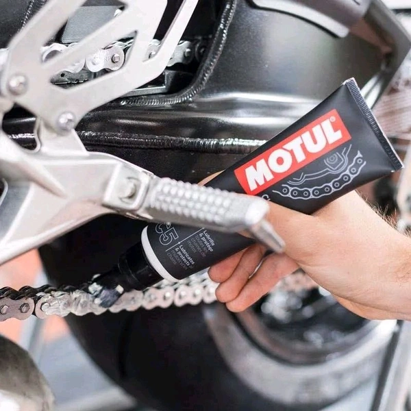 Motul Chain Paste C5 150ml (Back Order) 