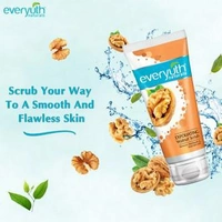 Everyuth Naturals Exfoliating Walnut Scrub 100 g