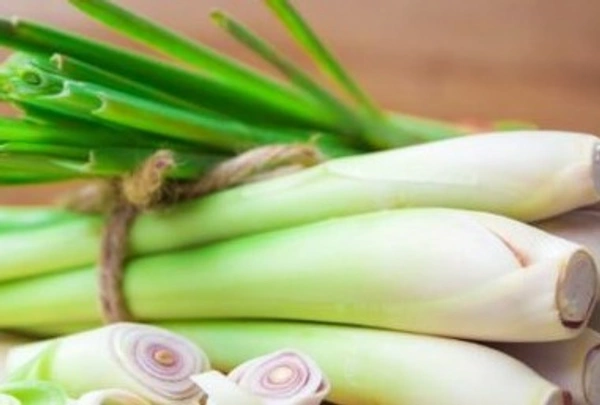 Apna Fresh Lemon Grass (লেবু ঘাস) - 100 Gm, Green 