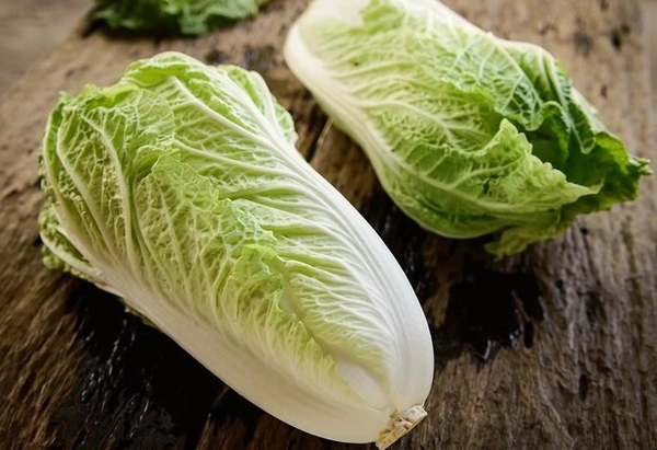 Apna Fresh Chinese Cabbage  - 1 Pieces, Light Green