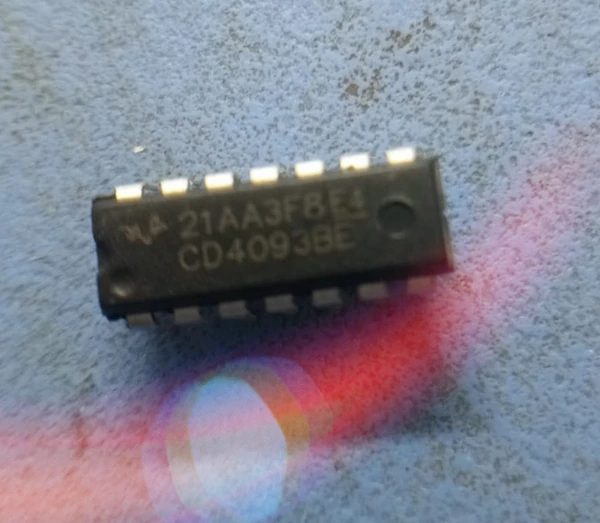 21AA3F8E4 CD4093BE IC DIP - 14 CD4093 BE - New