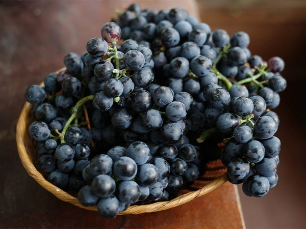 Black Grapes  - 1 KG