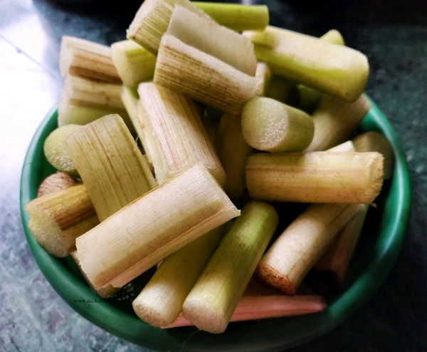 Kochu Saag Cut Pic - 500 Grams