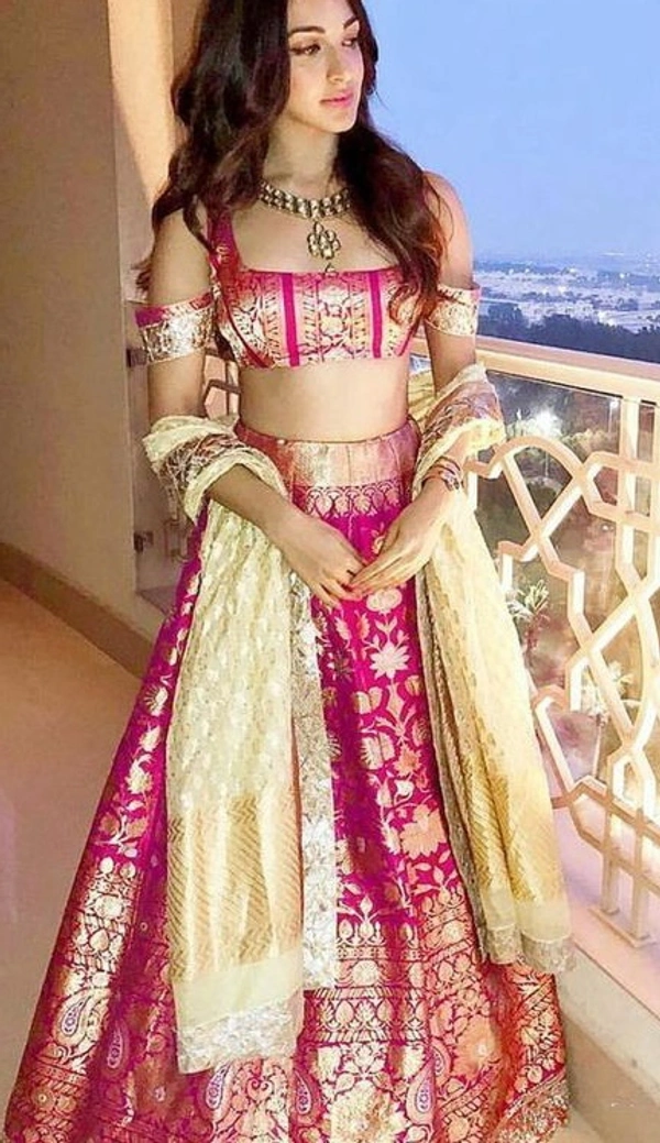 EMBROIDERED NET WITH SILK MATERIAL LEHENGA CHOLI
