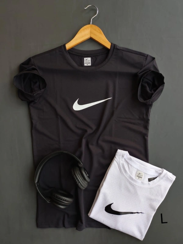 VERY HIGH QUALITY T-SHIRTBrand :- *NIKE**POPCORN Fabric - M L