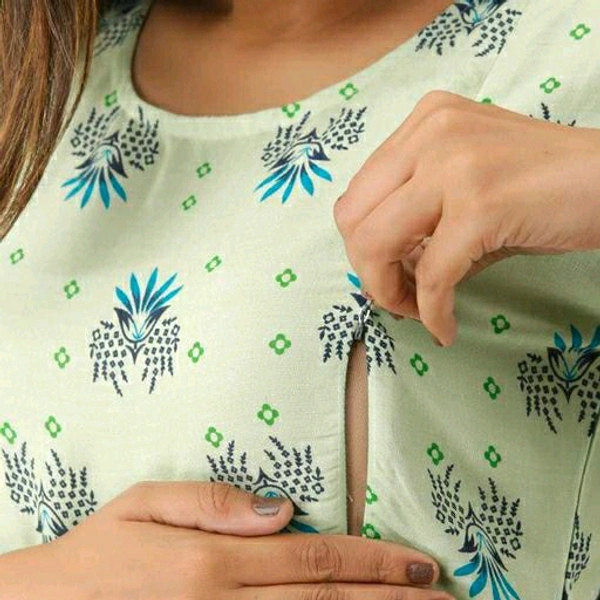 Attractive Graceful Feeding Kurti