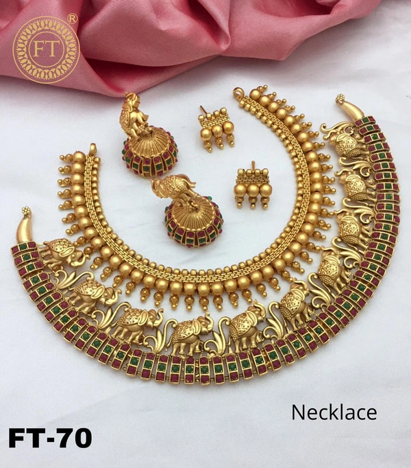 Matte Necklace  - Gold, NA
