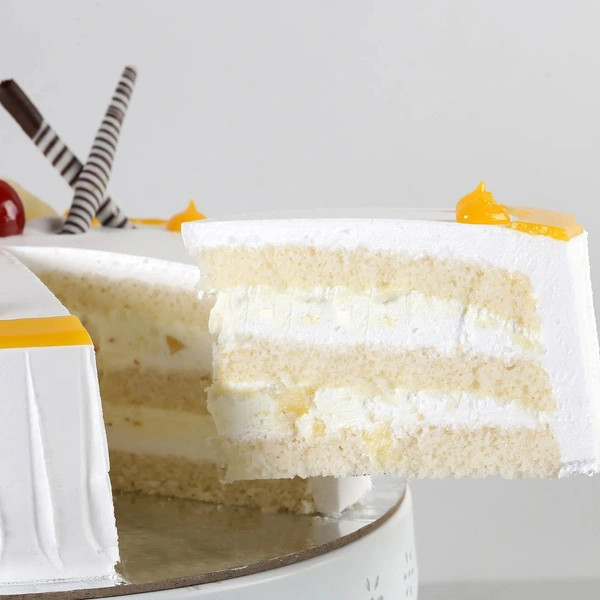 Delicious Pineapple Cake- Half Kg