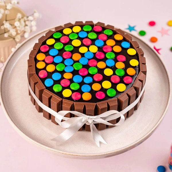 Kit Kat Cake Half Kg