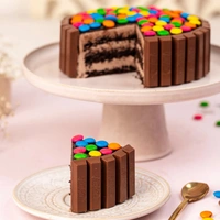 Kit Kat Cake Half Kg