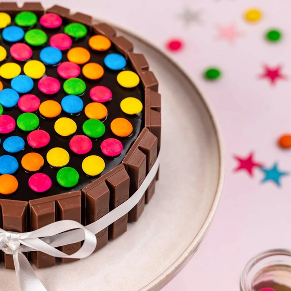 Kit Kat Cake Half Kg