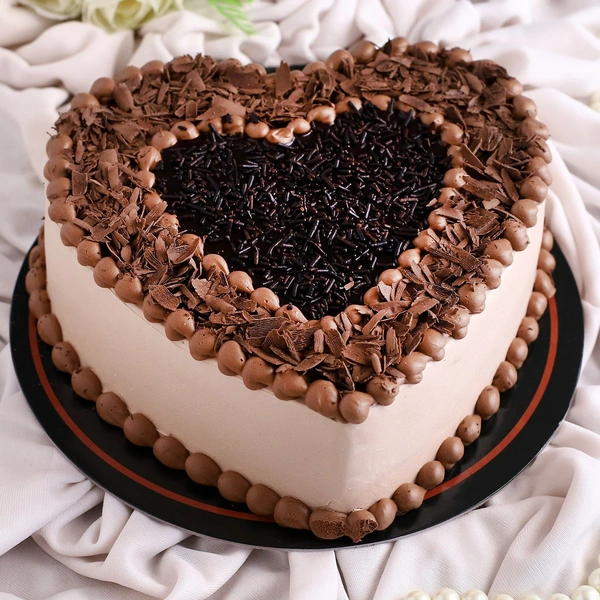 Delicious Heart Shaped Chocolate Cake- Half Kg