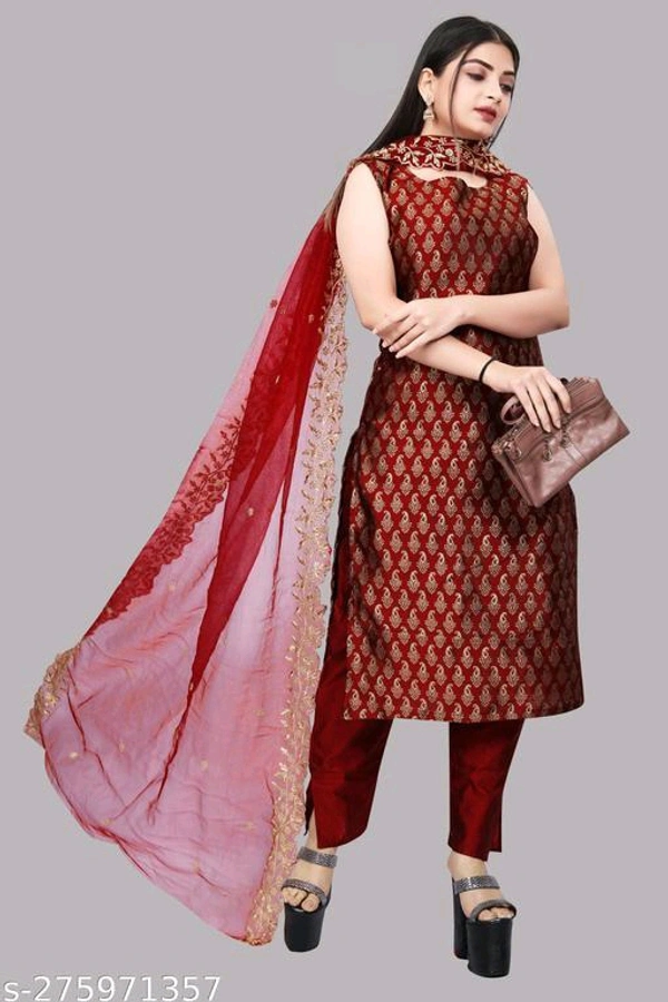 Petite Women Kurta Sets*Kurta Fabric: Banarasi SilkBottomwear Fabric: Taffeta SilkFabric: JacquardSleeve Length: Product DependentSet Type: Product DependentBottom Type: PantsPattern: PrintedNet Quantity (N): Single