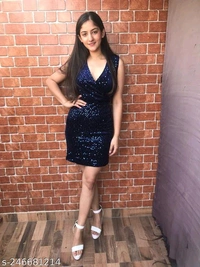 Catalog Name: Designer Women Dresses*Fabric: VelvetSleeve Length: SleevelessPattern: SolidSizes:XS, S, M, L, XLDispatch: 2 Days