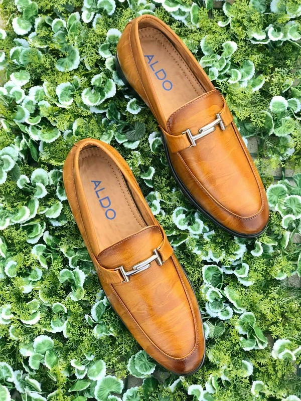 BEST QUALITY for PERSONAL USEFREE SHIPPINGSHARE AND EARN💕MEN'S FOOTWEAR : LOAFERSSIZE : UK-6, UK-7, UK-8, UK-9, UK-10