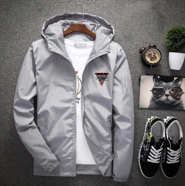 Name : Nike Jordan Dry Fit Lycra Uppers  Product Details :*Very Premium Quality Puma Lycra Hud Jacket Artical**Brand - NIKE JORDAN**Very Premium Quality**❇️ STORE ARTICLE❇️**4 WAY LYCRA STUFF**🎊10A QUALITY🎊**STANDERD SIZES*   *SIZES = M38. L40. XL42 XXL44*  Free ship**QUALITY AWESOME*Full StockNo Cancellation See video For Quality chkFABRIC : DRYFIT LYCRASIZES : M-38, L-40, XL-42
