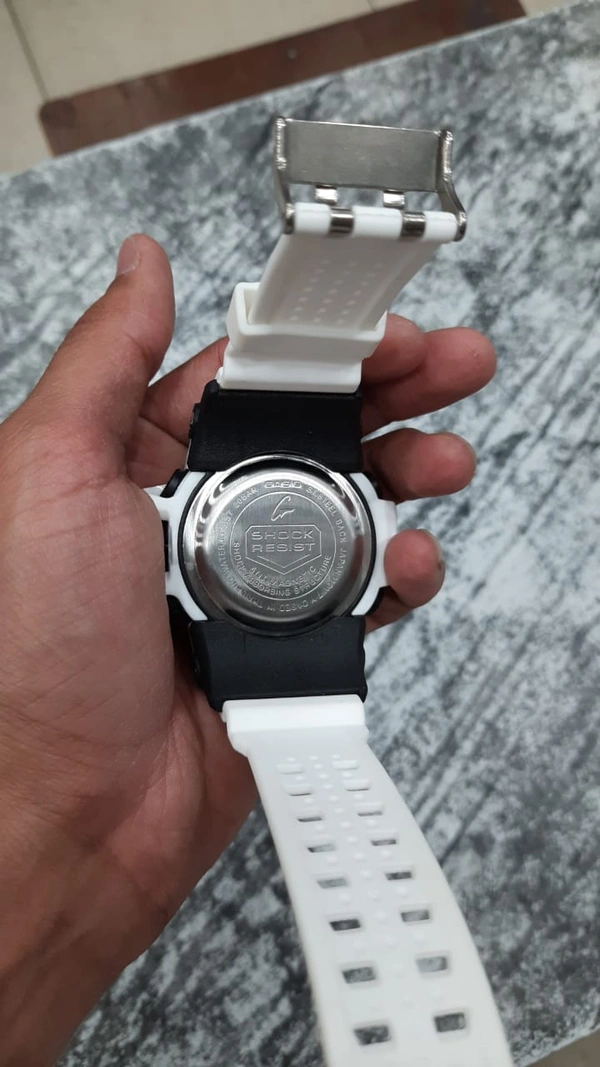 Due to very very very High Demand Restocked again**AAA Quality G-SHOCK Restocked Again**G-SHOCK**Original*  *model*.  # For Men. (Sport wear)# *case diameter 45mm.*# *case thickness 10.40 mm.*# Soft silicon Belt. (Transprant Belt)#Water Resistance:200m#7A High quality.  Feature-Working Dual Time & Date , stop watch , light & Alarm , stainless steel back , *Powerful Machinery* ,  fr