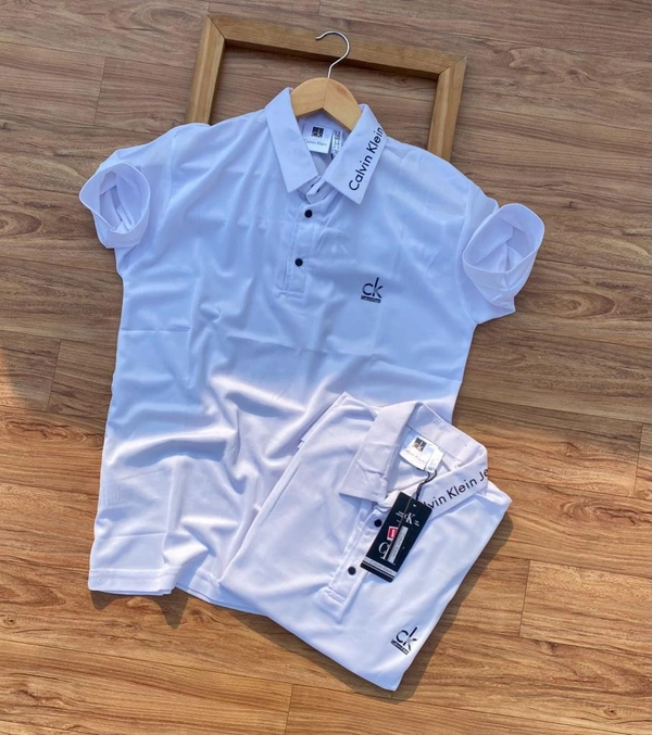 *Very Premium Quality Designer Collar Tshirt M to XXL Artical**Brand  CK**sports Cotton Marty Collar Tshirt with Design**Premium Quality**Next to original Showroom Artical* *Proper chest embroidery**Regular & Comfort Fit**Size -M38,L40,XL42,XXL44** free ship**Full Stock guys*