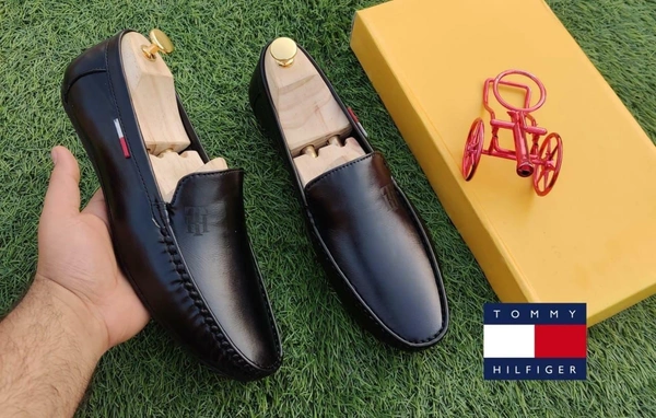 Name : TOMMY HILFIGER LOAFERS SIZE :  UK-6, UK-7, UK-8, UK-9, UK-10  Product Details :*BRAND- TOMMY HILFIGER**LOAFERS SHOES*GOOD QUALITY  Sizes-  6-7-8-9-10 Free shipping*MEN'S FOOTWEAR : LOAFERSSIZE : UK-6, UK-7, UK-8, UK-9, UK-10