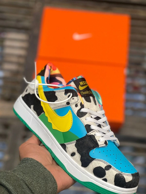 Name : BRANDED SHOES SIZE :  UK-6, UK-7, UK-8, UK-9, UK-10  Product Details :Nike sb Dunk Pu All sizes available  41-42-43-44  ship Top hi end quality next to og 10@ mirror copy live pics as stores qualityMEN'S FOOTWEAR : SPORTS SHOESSIZE : UK-6, UK-7, UK-8, UK-9, UK-10QUALITY : 12A MIRROR COPYSIZES : 41, 42, 43, 44, 45