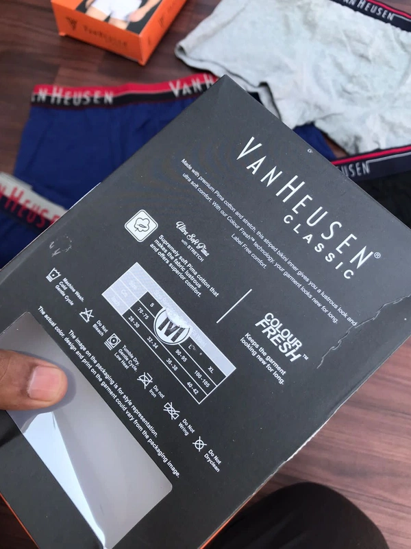 *Very Very Premium Quality*🥰🥰🥰🥰🥰🥰*BRAND -Van Heusen**PLAIN UNDERWEARS**Fabric - 100% Cotton**Fully Stretchable**Colours 3**SIZE- M(80-85 Cm)**L- (90-95 Cm)**XL -(100-105 Cm)**HIGH QUALITY**Quality Guaranted*✔✔*1 Box Pack of 3 Underwears** Ship Free*Full StockTake open ordersSee video for Quality chk