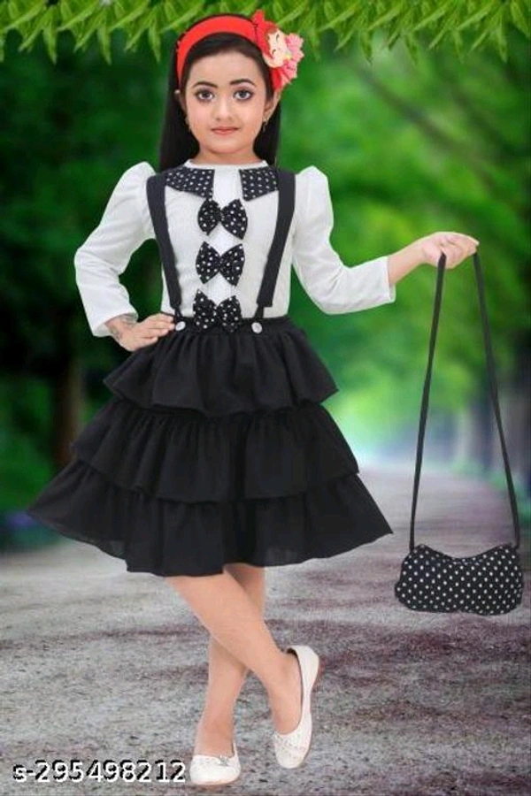 Modern Kids Western Dress WhiteFabric: NetSleeve Length: SleevelessPattern: EmbroideredNet Quantity (N): SingleSizes:6-12 Months (Length Size: 20 in) 12-18 Months (Length Size: 21 in) 18-24 Months (Length Size: 22 in) 2-3 Years (Length Size: 23 in) Kalpana Collection presents a beautiful White coloured frock. Suitable for western and party wear.Country of Origi