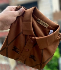 *BRAND - BURBERRY*COLLAR T-SHIRTS ULTIMATE ARTICLEDesigner article  *BEST QUALITY* IMPORTED SAP MATTY stuffFront printing design *7aQuality ✅ Store Articles✅**CUSTOMER FULLY SATISFACTION😍👌**SIZE-  M(38) L(40) XL(42)** freeship* Sap matty stuff very smooth and soft*BEST FOR PERSONAL USE*