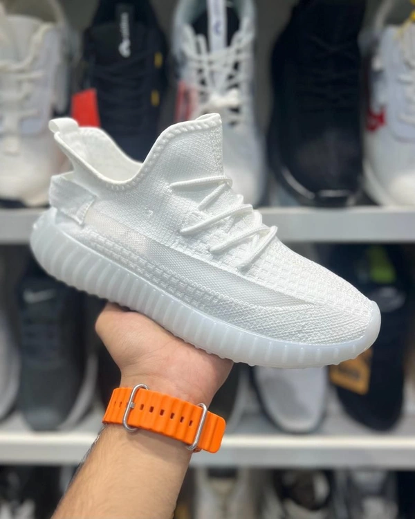 iMPORTED SHOENEW ARRIVAL 🔥NEW COLLECTION 🆕🆕🆕BEST QUALITY ✅✅✅ALL SIZE AVAILABLE 40-41-42-43-44 freeship 👍